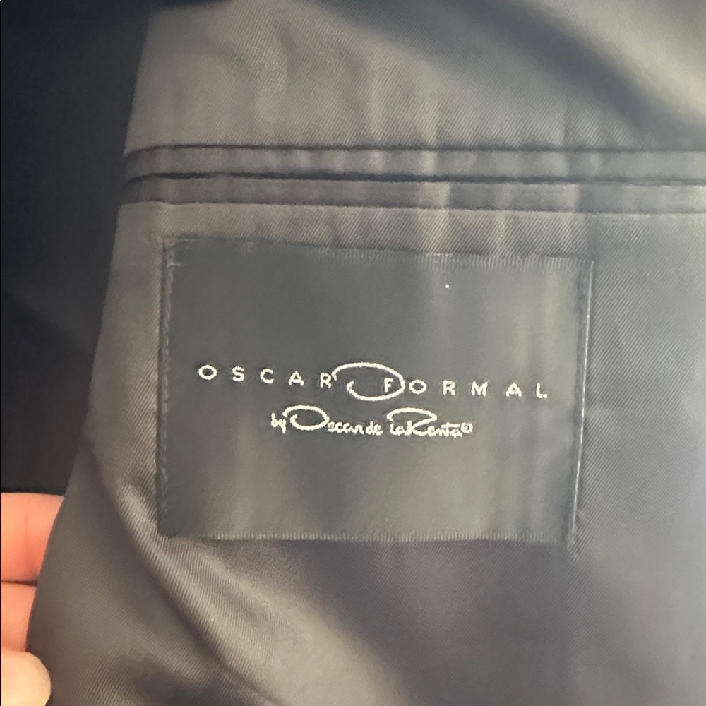 Oscar de la Renta Black Tuxedo Jacket with Satin Trim - Picture 2 of 6
